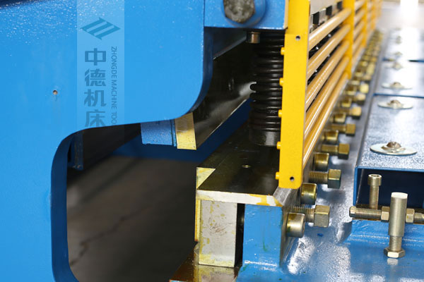 ZDSK-1632選用上海優(yōu)質(zhì)刀片，使用壽命更長.jpg