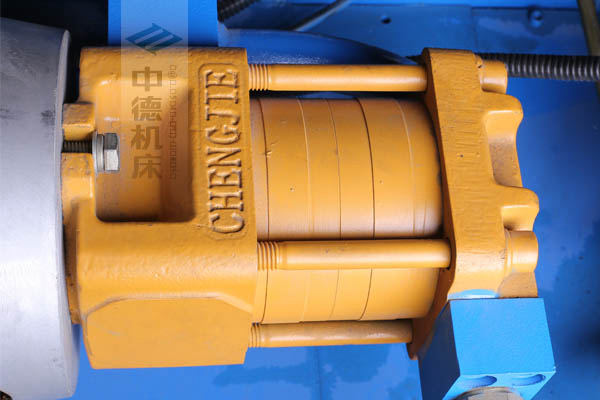 ZDPK-4015采用國內(nèi)一流品牌電機及油泵，動力強勁，噪音低.jpg